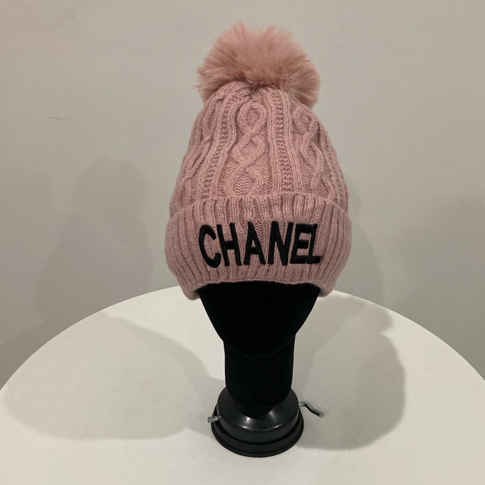 NEW Chanel Embroidered Pink Winter Cable Knit Hat Faux Fur Pom
